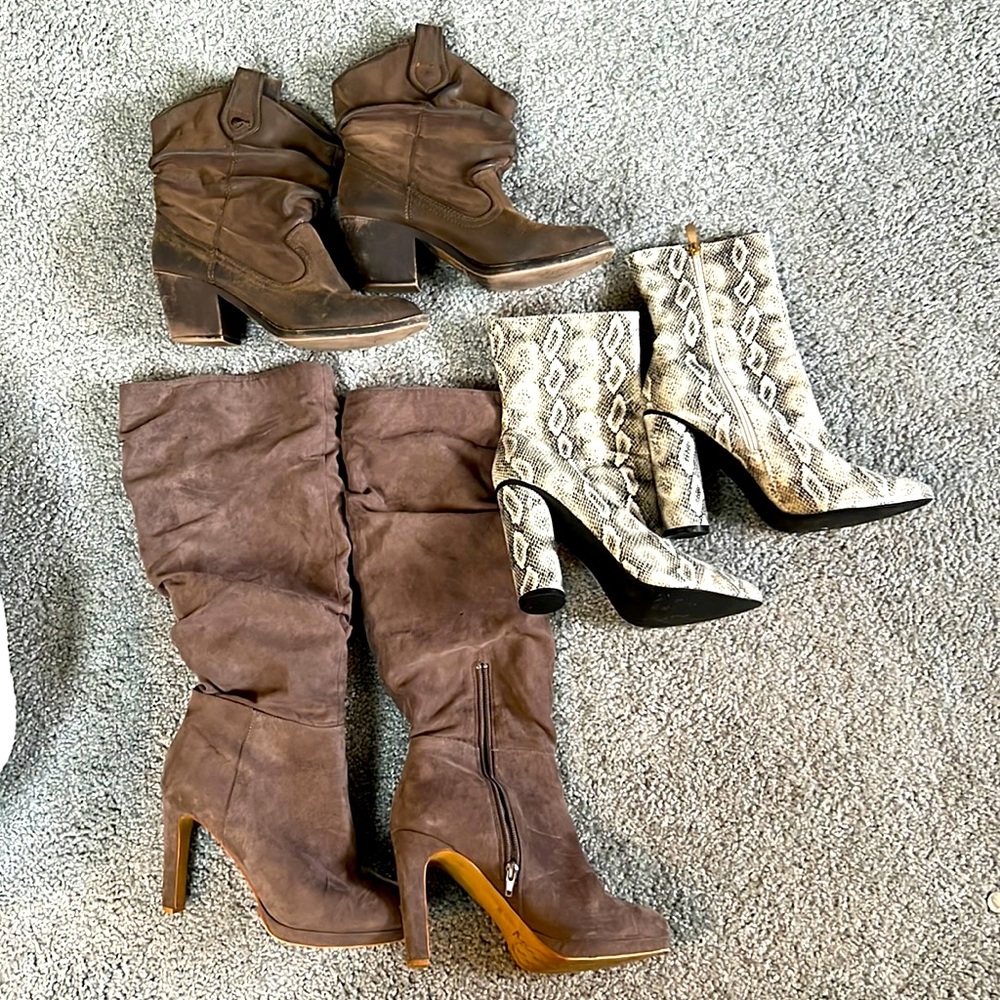 3 pairs of boots size 8.5-9! $40 for all 3, or $20 a pair.